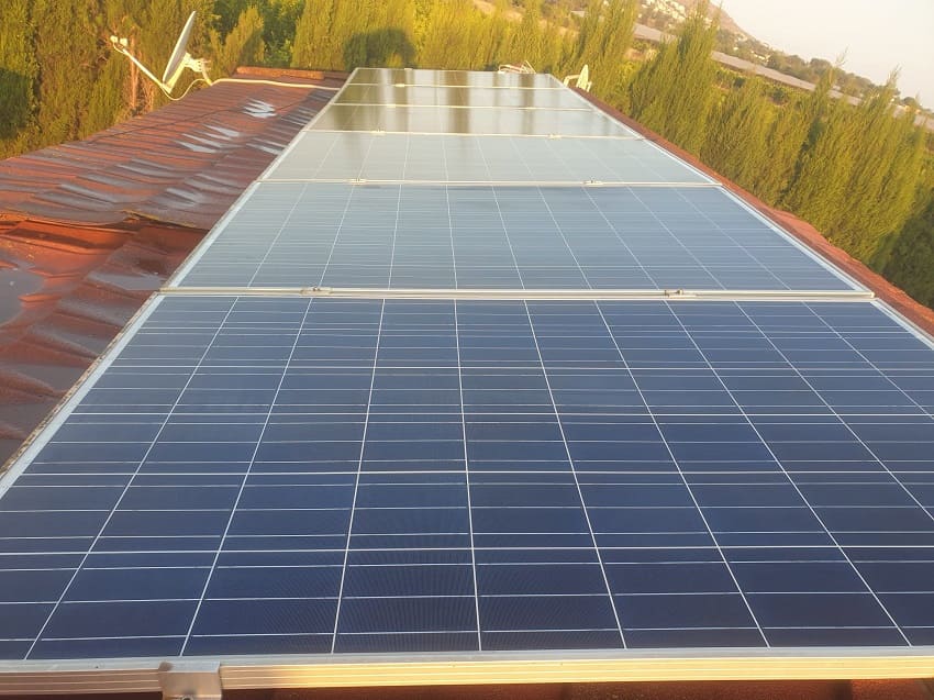 Limpieza de placas solares en El Plantío