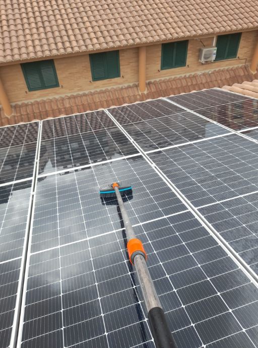 Empresa de limpieza de placas solares en Valencia